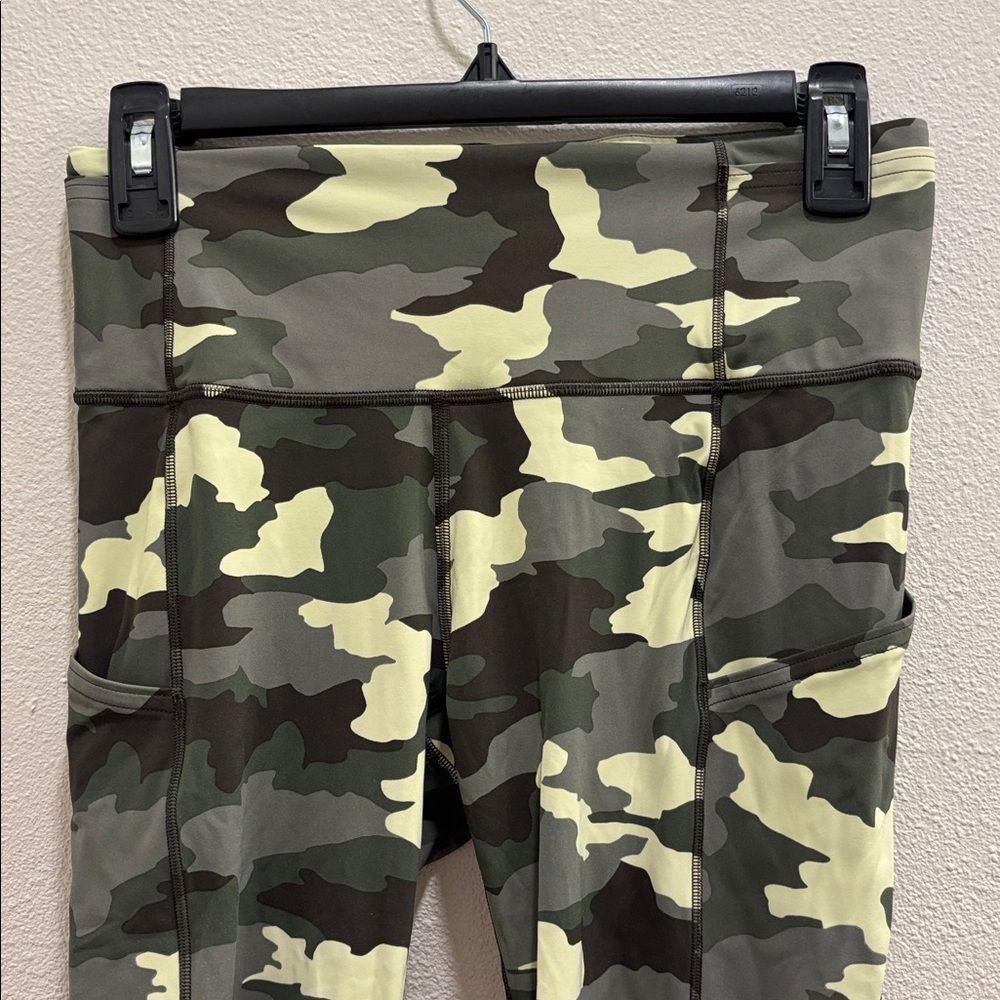 Lululemon Fast and Free High Rise Crop 23" Heritage 365 Camo Crispin Green Multi - Picture 6 of 9
